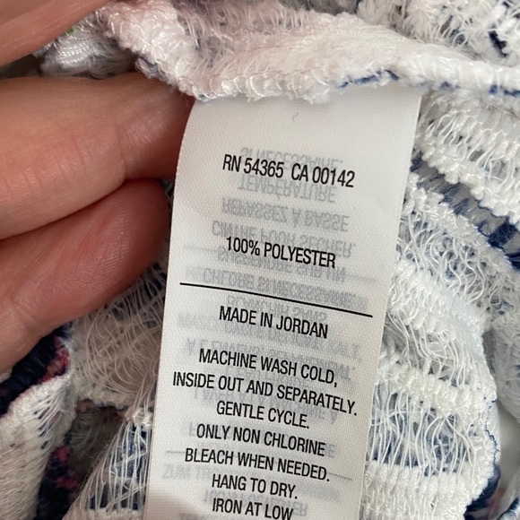 Peter Nygard White and Purple Floral Lace Blouse Set - Picture 3 of 15